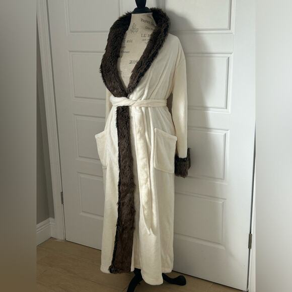Soma luxe faux fur ivory white robe size S/M out of stock online comfort luxury - Picture 2 of 11